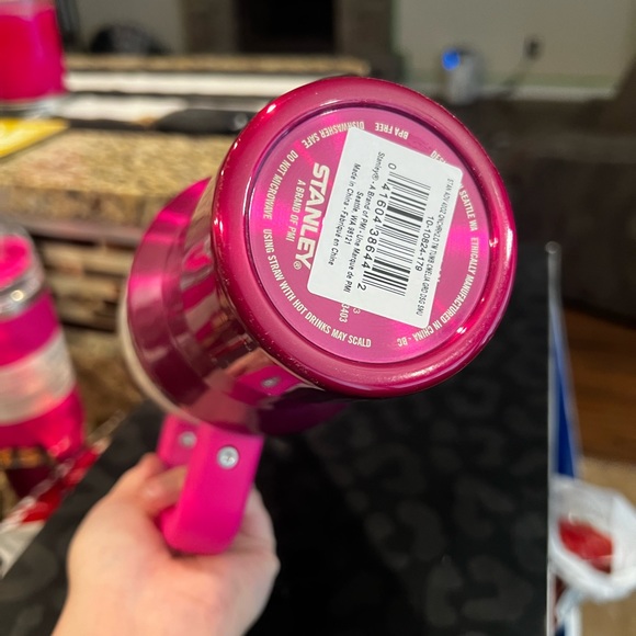 Stanley 40oz Camelia Gradient - Picture 2 of 3